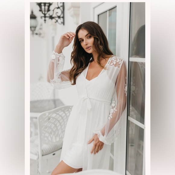 Le Rose Bridal Robe - NEW - Picture 9 of 11